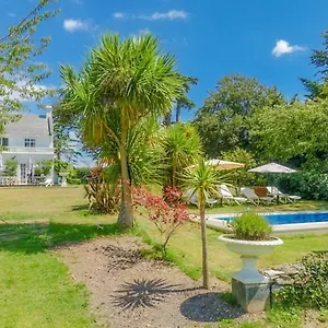 https://cedar-house-boutique-bb.tophotelsbath.com